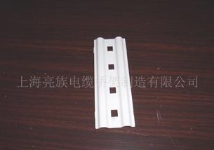 能夠防潮防凍的鍍鋅沖孔橋架